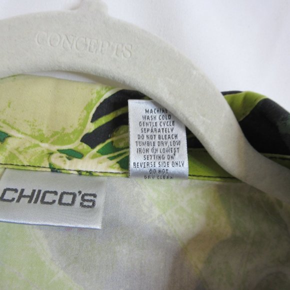 Chico's Holiday Floral Shirt Jacket Christmas Red Green Blazer Size 2 Large - Picture 8 of 11